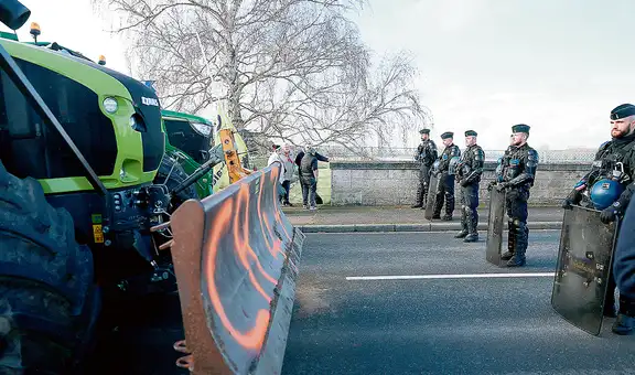 Detienen en Francia a más de 100 agricultores tras masivas protestas