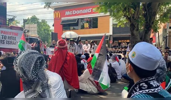 Ventas de McDonald's se desploman tras apoyar a Israel en ataques a Palestina
