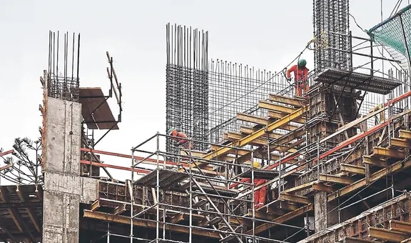 Existen 2.298 obras paralizadas en todo el Perú