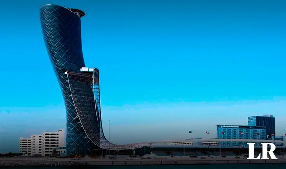 Capital Gate, el rascacielos más inclinado del mundo que supera a la Torre de Pisa