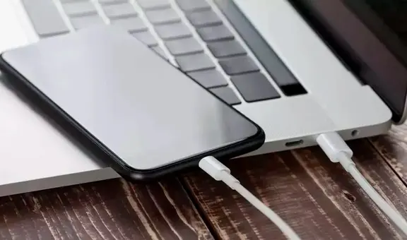 ¿Es seguro conectar tu celular a la PC y luego desenchufar el cable USB bruscamente?