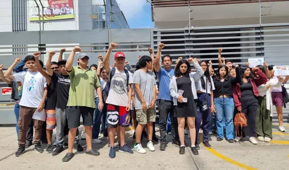 Estudiantes de la pre-San Marcos con vacante denuncian que cambio de reglamento les impide matricularse