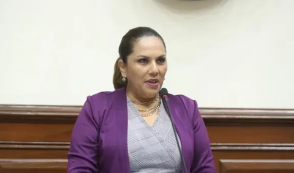 Ética sanciona con amonestación a Digna Calle por no asistir al Congreso durante más de un año