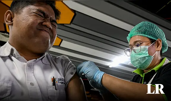 El extraño caso del hombre que se vacunó más de 200 veces contra la covid sin efectos secundarios