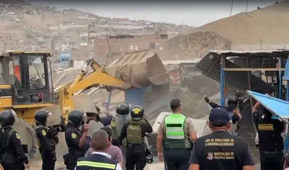 Desalojo a comerciantes en Manchay: PNP intervino un mercado con maquinaria pesada