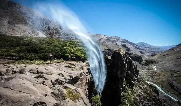 El país de Sudamérica con una increíble cascada invertida: descubre cómo funciona este extraño fenómeno
