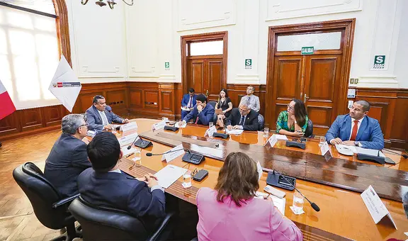 Gustavo Adrianzén inicia su ronda de diálogo con los votos casi seguros