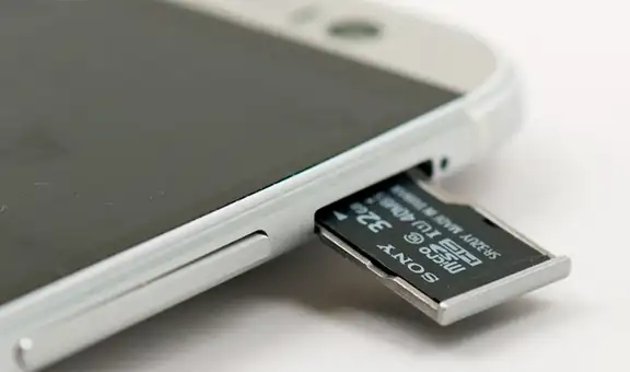 ¿Vale la pena introducir una tarjeta microSD en tu teléfono para recuperar almacenamiento?