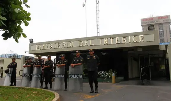 Fiscalía allana el Ministerio del Interior por contratación irregular de gerente de Comunicaciones