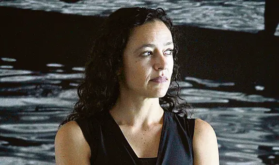 Lina Meruane: “los gobiernos de derecha no quieren una ciudadanía crítica y pensante”