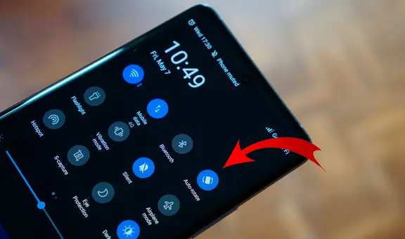 ¿Qué pasa si mantienes presionado el ícono de 'giro automático' que todos los teléfonos poseen?