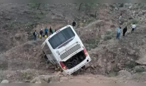 Ayacucho: 15 pasajeros heridos tras despiste de bus interprovincial que se dirigía a Lima