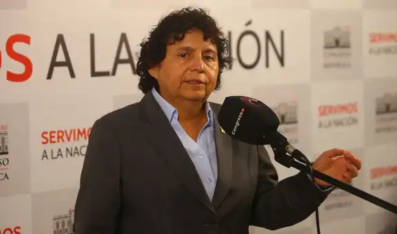 Aprueban informe para sancionar a Susel Paredes por llamar "brutos" e "idiotas" a congresistas