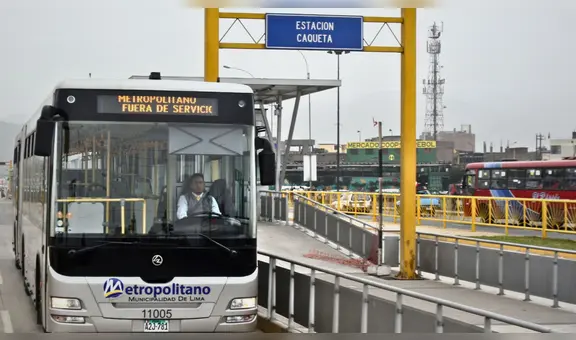 Caos en el Metropolitano: reportan larga fila de autobuses varados en la estación Caquetá