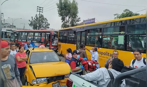 Triple choque en Comas: bus de El Rápido colisionó con alimentador del Metropolitano y dejó 12 heridos