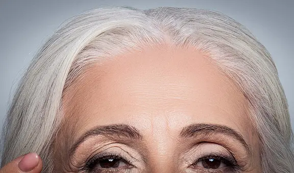 ¡Adiós a las canas! Estudio científico revela que se podrá revertir el color blanco en el pelo