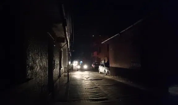 Puno quedó a oscuras 45 minutos por falla en subestación: reportaron 2 accidentes de tránsito