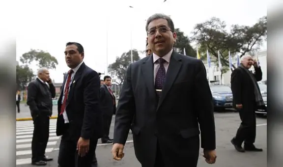 Contralor Nelson Shack reportó a Alberto Otárola que la DINI lo espiaba y no pasó nada