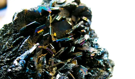 Científicos crean el silicio más puro del mundo: es "perfecto" para la fabricación de computadoras cuánticas