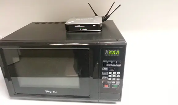 ¿Qué ocurre si colocas un microondas al costado del router? Prueba revela impensado resultado