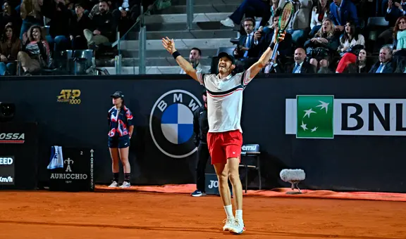 ¡La Torre hace historia! Nico Jarry venció 2-1 a Tsitsipas y se mete en semis del Masters de Roma
