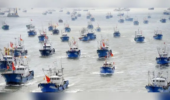 Produce multó solo por S/250 a barco chino que pescó ilegalmente en mar peruano, denuncia gremio