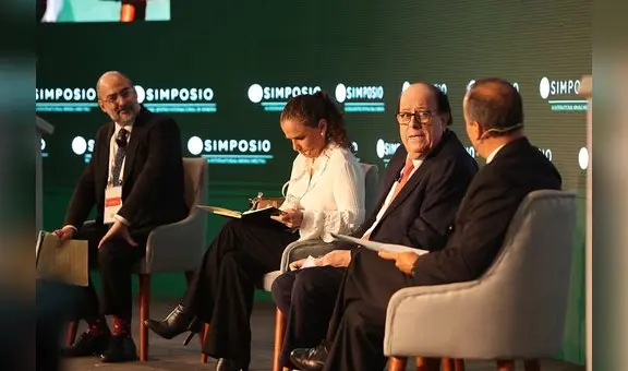 Julio Velarde: “Para aumentar la competitividad tenemos que simplificar los procesos”