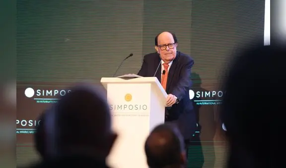 Inversión minera crecerá 7,8% este año, estima Julio Velarde
