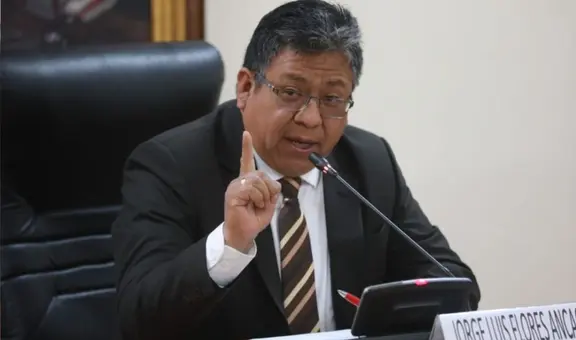 Congresista Flores Ancachi vuelve a insultar a periodista por cuestionar contratación a amigos de su hija