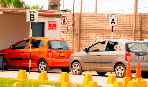 Si choco durante un examen de manejo en el Touring, ¿quién debe pagar los daños del auto?