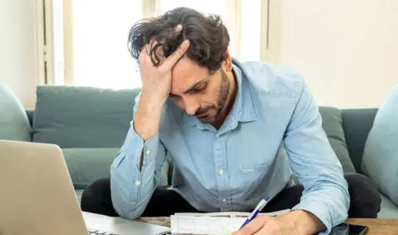 Si ya tu pagaste de deuda, pero aún figuras como moroso, ¿qué debo hacer?