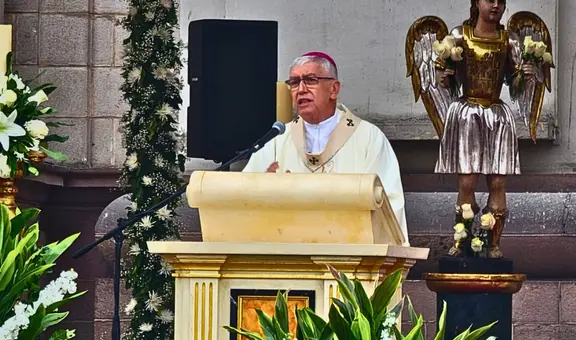 Monseñor Carlos Castillo critica al Congreso por eliminación de movimientos regionales