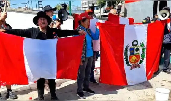 Día de la Bandera: convocan a lavado de símbolo patrio como protesta a gobierno de Dina Boluarte