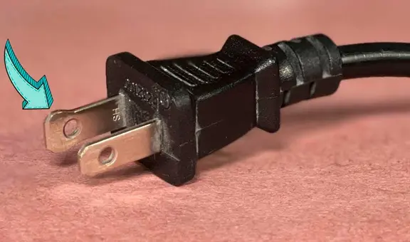 ¿Para qué sirven los agujeros que muchos enchufes tienen en sus clavijas?