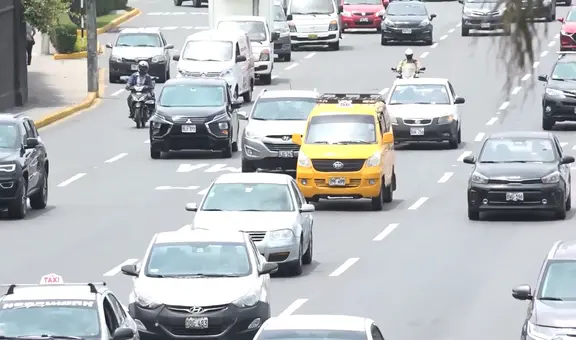 ATU aumenta plazo para que todos los taxistas pinten su auto de amarillo hasta 2025