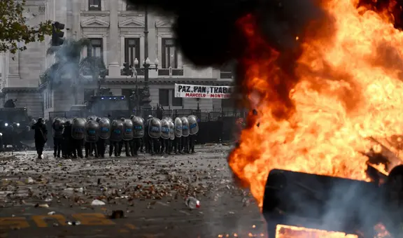 Protestas en Argentina EN VIVO: Gobierno llama "terroristas" a manifestantes y denuncia intento de "golpe de Estado"