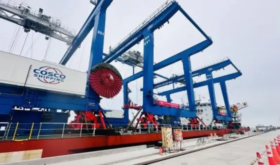 Megapuerto de Chancay recibe primer lote de cinco grúas para su inauguración en noviembre de 2024