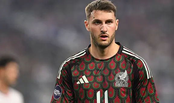 ¿Por qué Santiago Giménez debe ser el "9" del Tri? Aquí te lo contamos