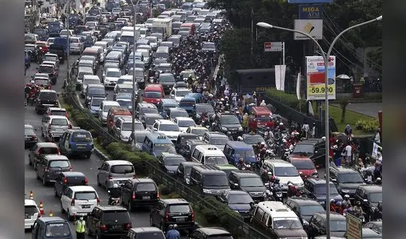 Bogotá, Medellín y Cali entre las 50 urbes con mayor congestión vehicular a nivel mundial: más de 145 horas perdidas al año