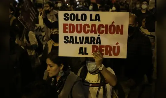 Exigen a Ejecutivo observar ley de nombramiento automático de profesores