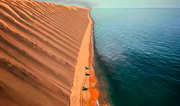 El país del mundo donde el desierto y el mar se juntan, las dunas alcanzan los 300 metros y la arena es rojiza