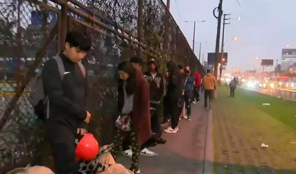 Independencia: alumnos de Senati se amanecen haciendo cola para matricularse por caída del sistema