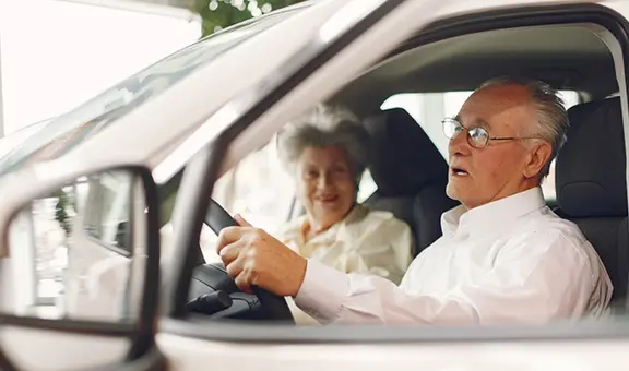 ¿Mayores de 70 años pueden manejar vehículos en Perú? Esta es la edad máxima para tener licencia de conducir, según reglamento del MTC