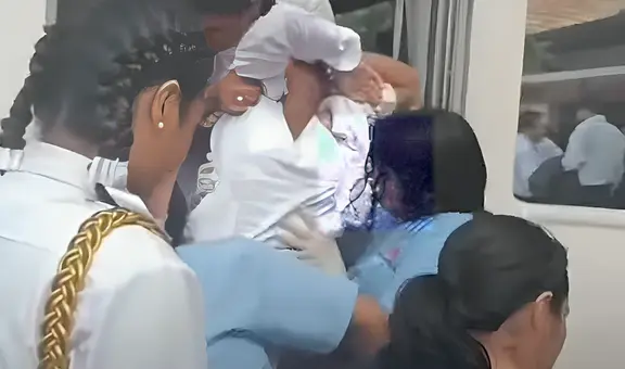 Cerca de 300 estudiantes y docentes se desmayan por fuerte calor en desfile cívico-militar en Tumbes