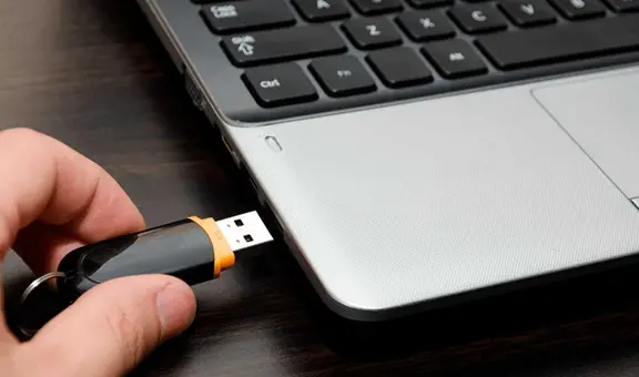 ¿Cómo evitar que tu laptop abra automáticamente las memorias USB? La protegerás de los virus