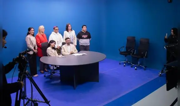 USAT inaugura moderno estudio de televisión