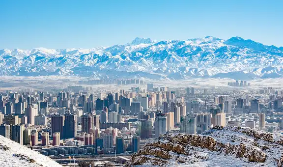 Esta es la ciudad más alejada del mar en todo el mundo: su clima tiene inviernos y veranos extremos