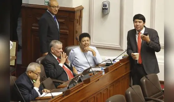 Congreso busca que sus acusaciones constitucionales no sean revisadas en el sistema judicial