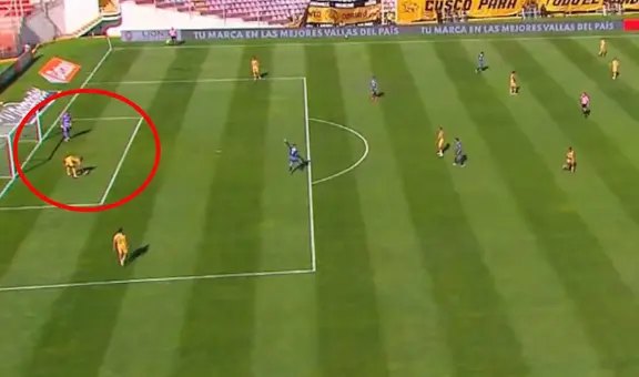 ¡Insólito! Cusco FC comete penal absurdo tras un blooper en un saque de meta que Cristal falló