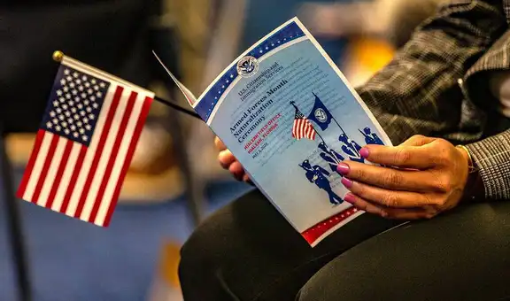 CIUDADANÍA AMERICANA para INMIGRANTES: con este requisito no rendirás el EXAMEN EN INGLÉS y cívica en ESTADOS UNIDOS
